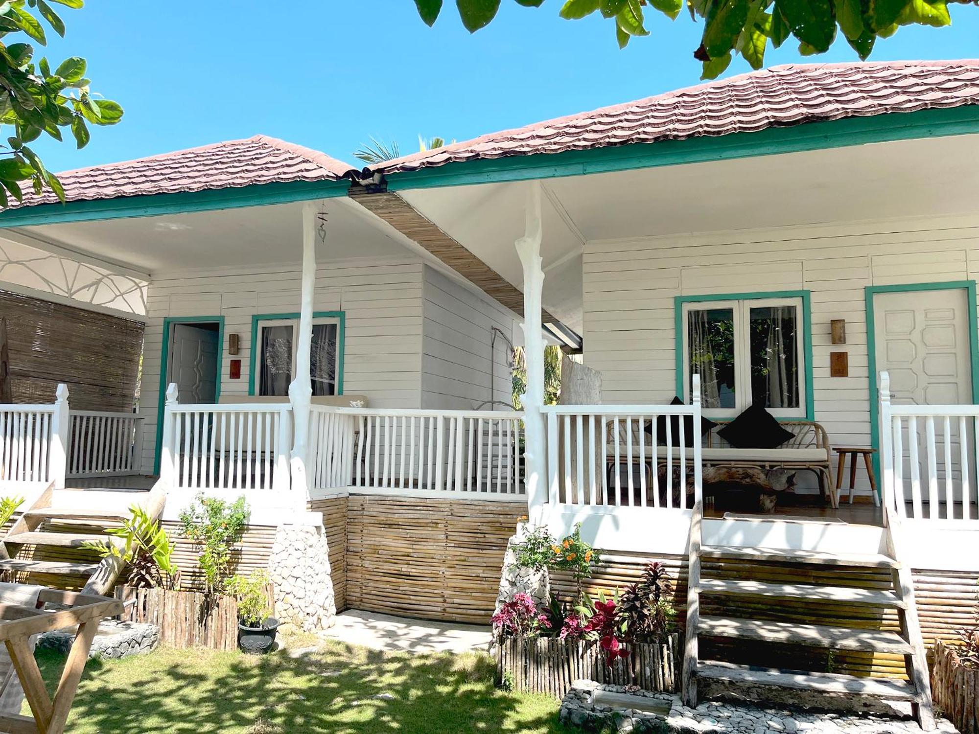 Katiet Beach Resort Mentawai Lances Right Hts Exterior photo