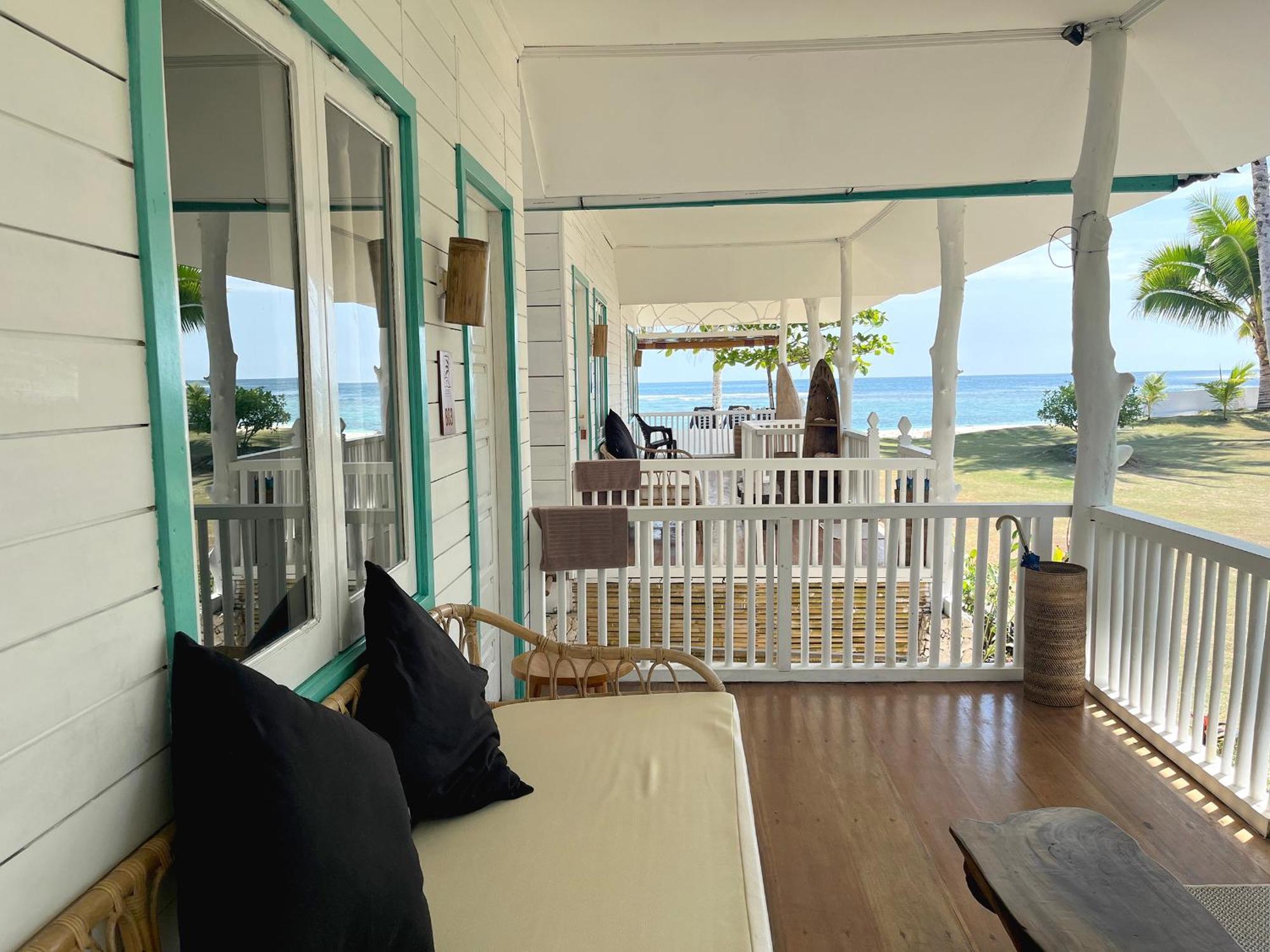 Katiet Beach Resort Mentawai Lances Right Hts Exterior photo