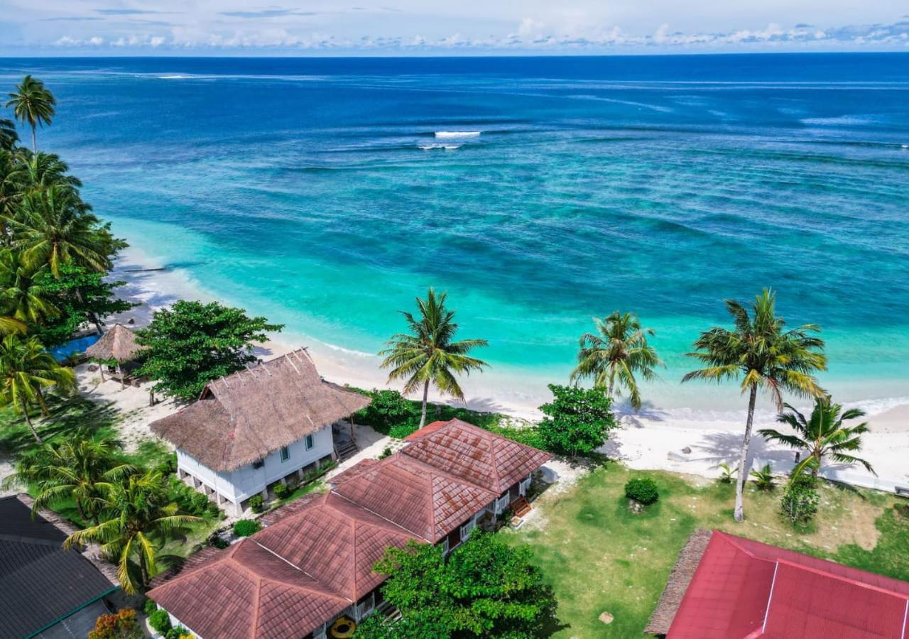 Katiet Beach Resort Mentawai Lances Right Hts Exterior photo